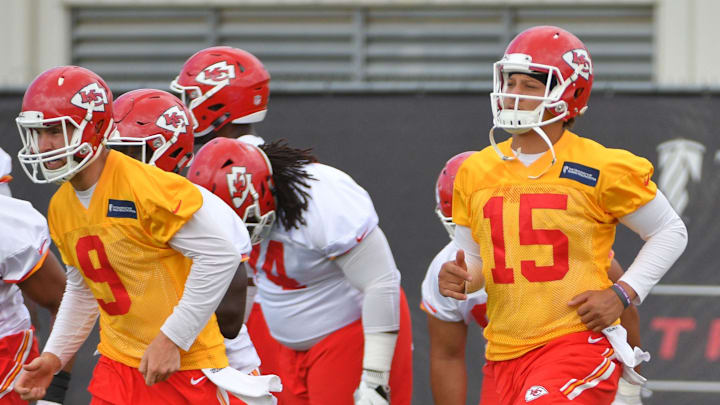 Jun 13, 2017; Kansas City, MO, USA; Kansas City Chiefs quarterback Tyler Bray (9) and quarterback Patrick Mahomes II (15) run drills during the mini camp at University of Kansas Health System Training Complex. Mandatory Credit: Denny Medley-Imagn Images Jun 13, 2017; Kansas City, MO, USA; Kansas City Chiefs quarterback Tyler Bray (9) and quarterback Patrick Mahomes II (15) run drills during the mini camp at University of Kansas Health System Training Complex. Mandatory Credit: Denny Medley-Imagn Images
