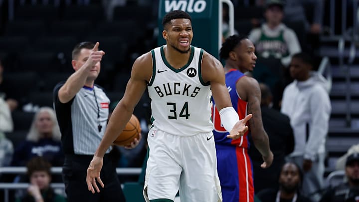 Detroit Pistons v Milwaukee Bucks