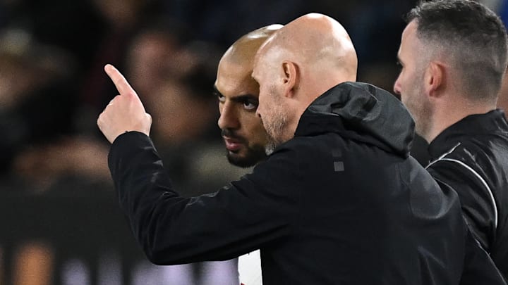 Erik ten Hag mit Sofyan Amrabat Erik ten Hag mit Sofyan Amrabat