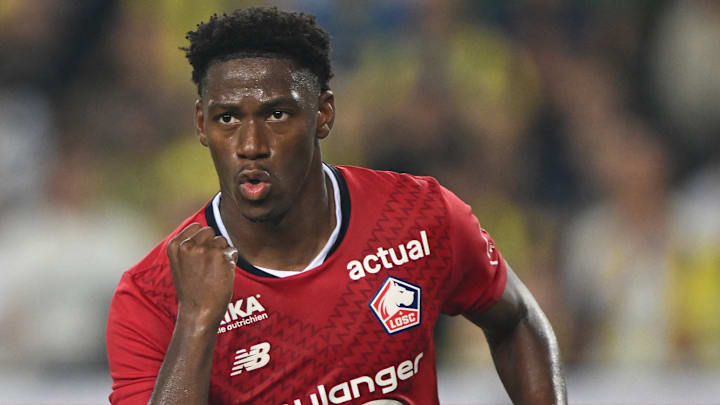 Jonathan David est annoncé au Barça.