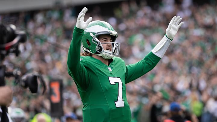 Dec 29, 2024; Philadelphia, Pennsylvania, USA; Philadelphia Eagles quarterback Kenny Pickett (7) reacts to his touchdown pass against the Dallas Cowboys during the second quarter at Lincoln Financial Field. Mandatory Credit: Bill Streicher-Imagn Images