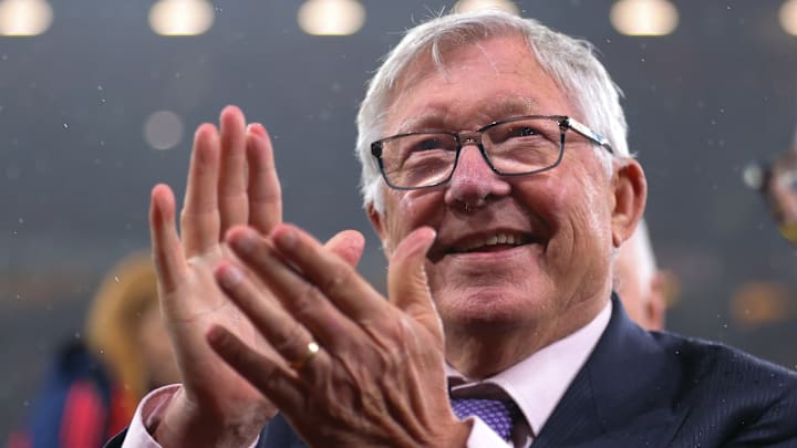 Sir Alex Ferguson entrou em um programa de corte de gastos da nova direção do futebol do Manchester United.