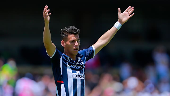 El jugador Héctor Moreno a punto de lograr una nueva marca personal.