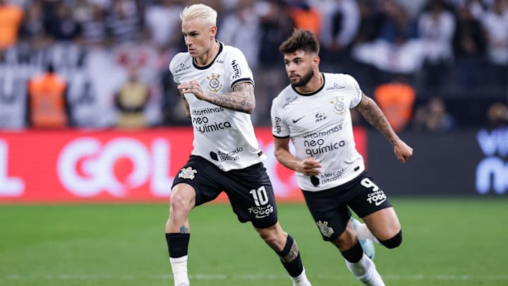 Yuri Alberto chegou, mas Róger Guedes segue como o melhor atacante do Corinthians em números