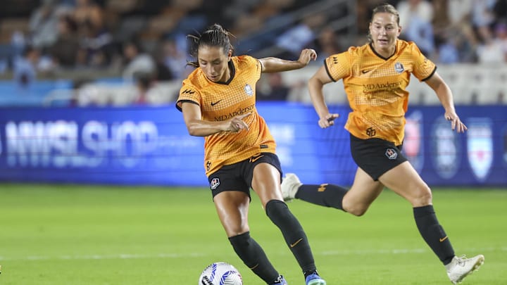 Houston Dash midfielder Barbara Olivieri (15) in action during that match against Bay FC at Shell Energy Stadium 