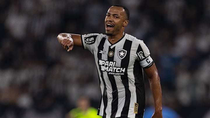 Marlos Freitas é titular absoluto do meio-campo