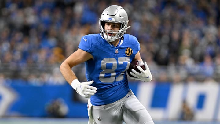 Nov 23, 2023; Detroit, Michigan, USA; Detroit Lions tight end Sam LaPorta (87) catches a touchdown