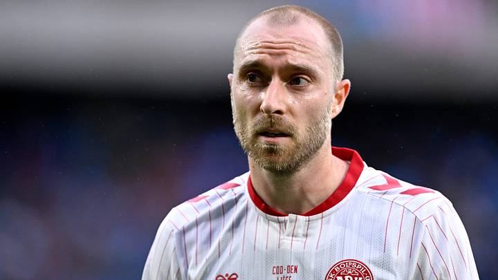 Christian Eriksen brach am Sonntag zum zweiten Mal zusammen Christian Eriksen brach am Sonntag zum zweiten Mal zusammen