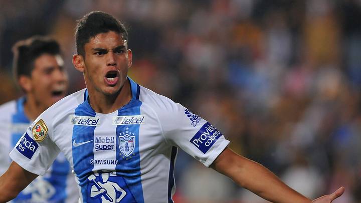 José Juan Calero, hijo del histórico guardameta colombiano Miguel Calero, se convertiría en el primer refuerzo de los Pumas