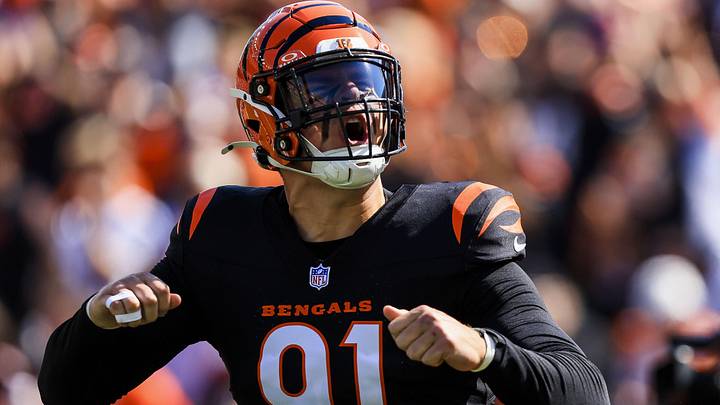 Oct 6, 2024; Cincinnati, Ohio, USA; Cincinnati Bengals defensive end Trey Hendrickson (91) runs onto the field before the game against the Baltimore Ravens at Paycor Stadium. Mandatory Credit: Katie Stratman-Imagn Images Oct 6, 2024; Cincinnati, Ohio, USA; Cincinnati Bengals defensive end Trey Hendrickson (91) runs onto the field before the game against the Baltimore Ravens at Paycor Stadium. Mandatory Credit: Katie Stratman-Imagn Images
