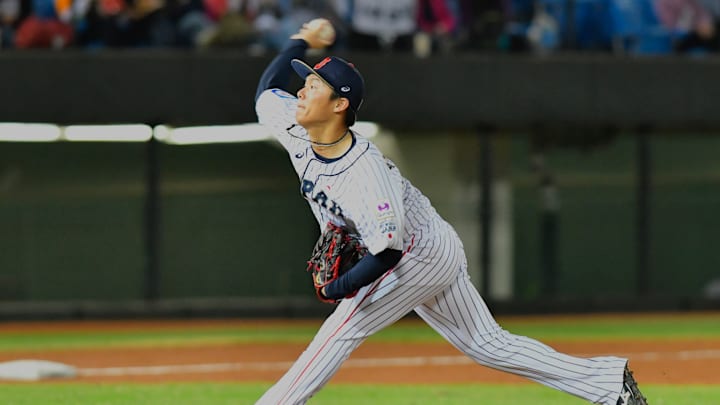 Yamamoto viene de brillar en el Clásico Mundial con Japón