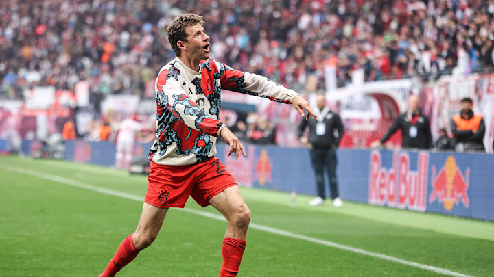 Thomas Müller beendet im Sommer seine Karriere beim FC Bayern Thomas Müller beendet im Sommer seine Karriere beim FC Bayern