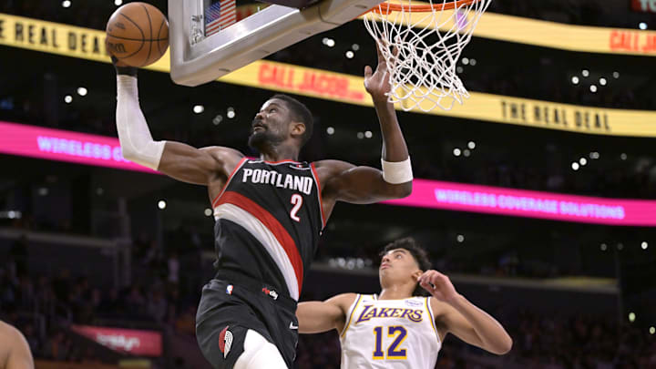 Deandre Ayton será el centro titular de los Lakers en la 2025/2026