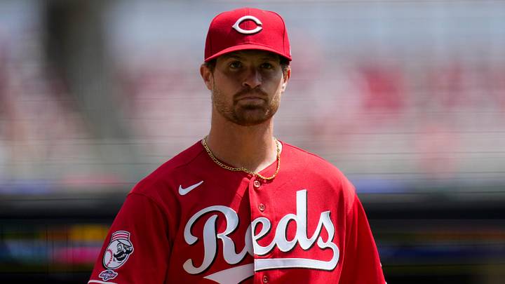 Cincinnati Reds starting pitcher Levi Stoudt (58) returns