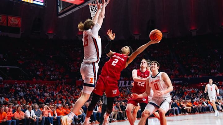 Wisconsin guard Nick Boyd scored 20 of his team-high 25 points after halftime to give the Badgers' a 92-90 victory over No.8 Illinois.
