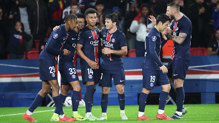 Paris Saint-Germain v RC Strasbourg Alsace - Ligue 1 McDonald's