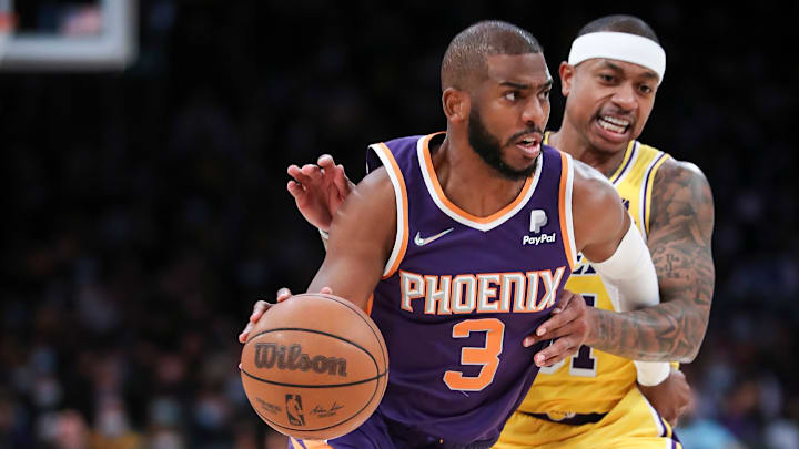 Phoenix Suns v Los Angeles Lakers