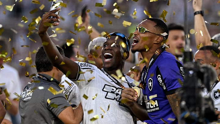 Um dos campeões da Libertadores 2024, John está de saída do Botafogo