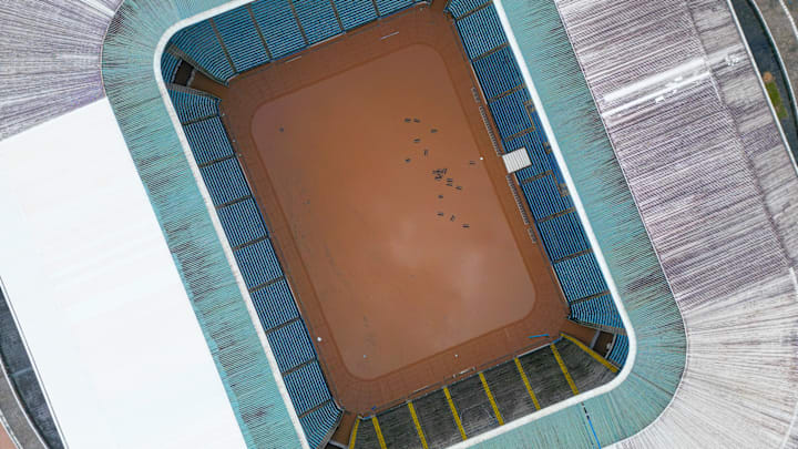 A Arena do Grêmio ficou alagada com as chuvas no RS.