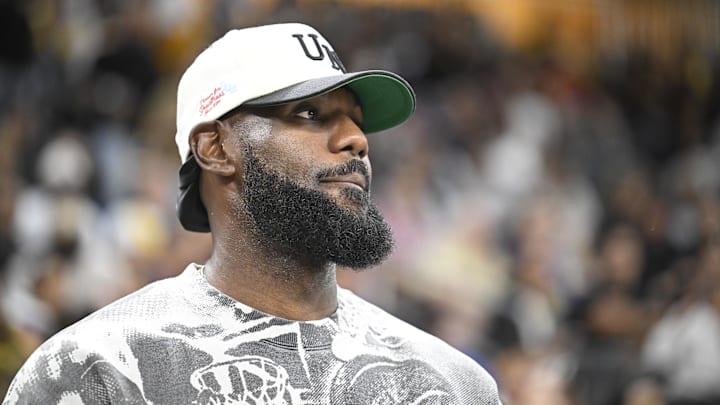 LeBron James won't play in the Lakers' season opener.