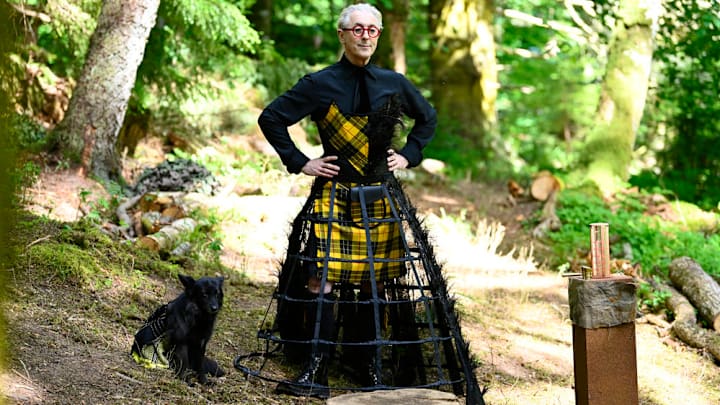 THE TRAITORS -- "Revenge Is A Dish Best Served Cold" Episode 302 -- Pictured: Alan Cumming -- (Photo by: Euan Cherry/Peacock)