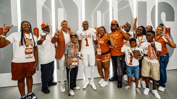 Dakorien Moore on his Texas official visit