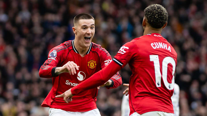 Manchester United v Aston Villa - Premier League Manchester United v Aston Villa - Premier League