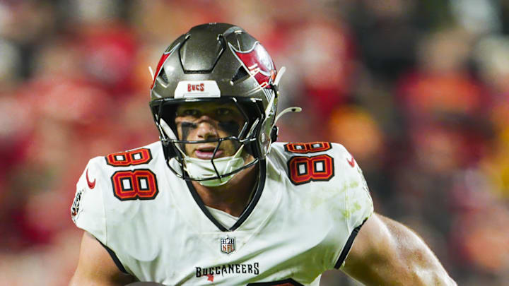 Tampa Bay Buccaneers tight end Cade Otton runs with the ball during the second half against the Kansas City Chiefs.