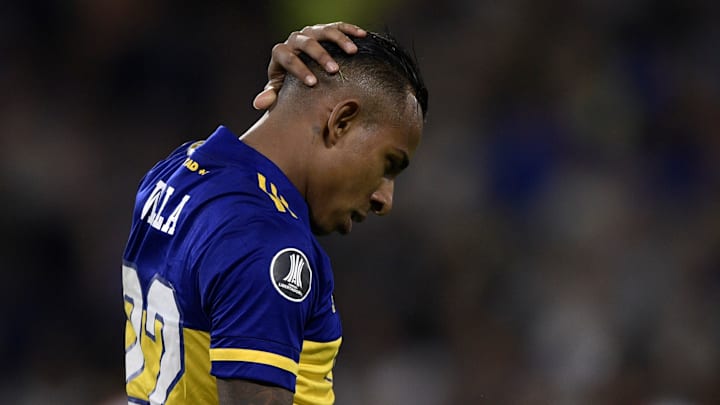 Sebastián Villa ya no sabe que hacer para alejarse de los problemas.