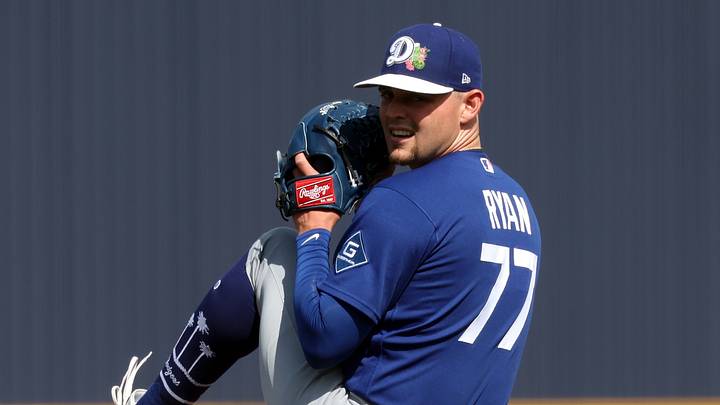 Los Angeles Dodgers v Milwaukee Brewers