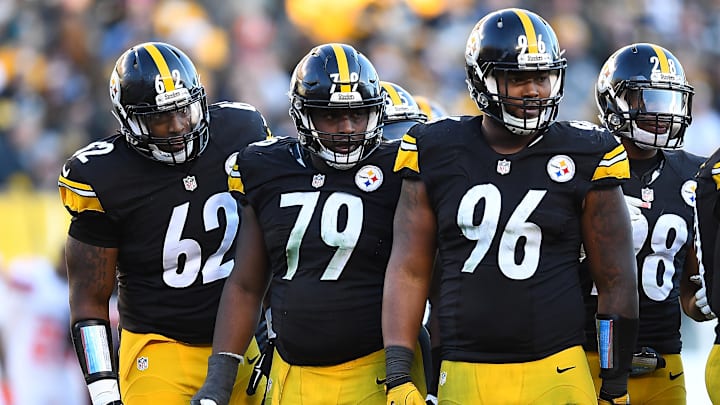 Steelers llegan con vida a la Semana 18