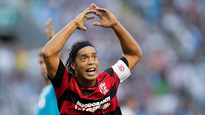 Ronaldinho Gaúcho foi criado no Tricolor, mas voltou ao Brasil para defender o Rubro-Negro