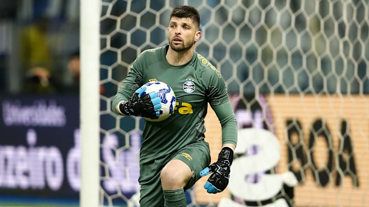 Grêmio de Tiago Volpi retorna aos treinos nesta terça-feira, 7
