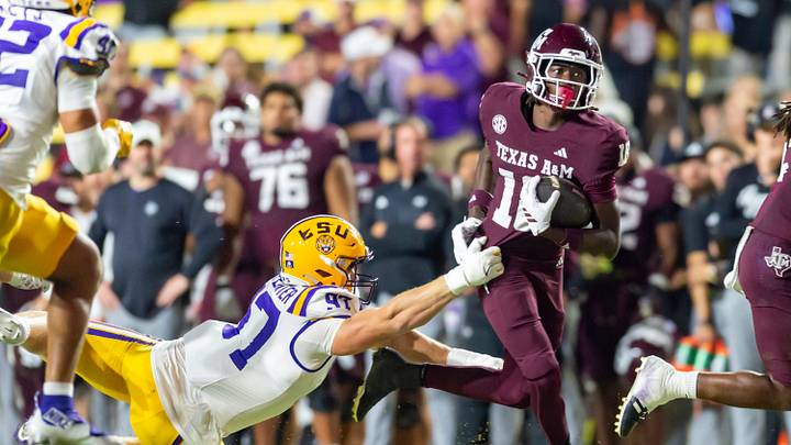 Dylan Carpenter 97, LSU Tigers take on the Texas A&M Aggies. October 25, 2025; Baton Rouge, Louisiana, USA; at Tiger Stadium. Saturday, Oct. 25, 2025. Dylan Carpenter 97, LSU Tigers take on the Texas A&M Aggies. October 25, 2025; Baton Rouge, Louisiana, USA; at Tiger Stadium. Saturday, Oct. 25, 2025.