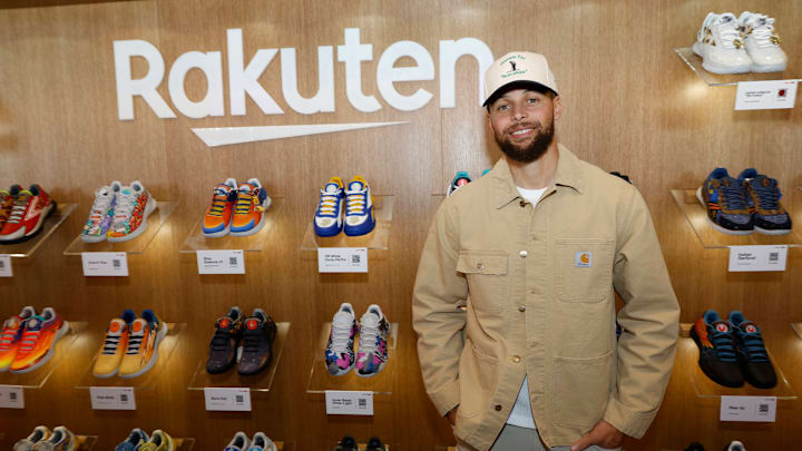 Stephen Curry at the Rakuten x CANVVS "Art Of The Game" Custom Sneaker Competition.