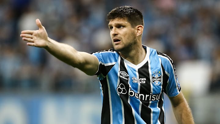 Zagueiro é uma das referências do plantel azul