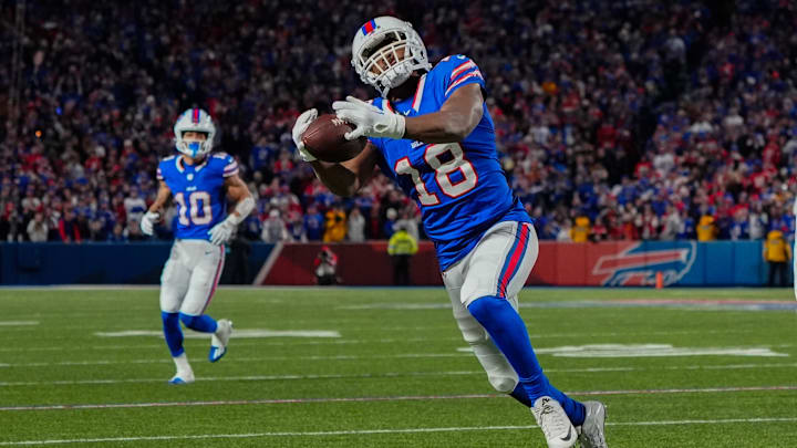Buffalo Bills wide receiver Amari Cooper makes a catch against the Kansas City Chiefs during the first half at Highmark Stadium. Mandatory Credit: Gregory Fisher-Imagn Images