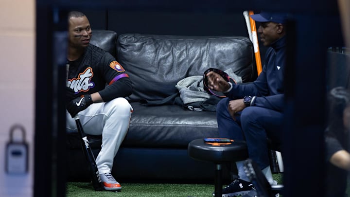 Jun 17, 2025; San Francisco, California, USA; Newly acquired San Francisco Giants designated hitter Rafael Devers (16) chats with former Giants star Barry Bonds before his first game with his new team against the Cleveland Guardians at Oracle Park. Mandatory Credit: D. Ross Cameron-Imagn Images