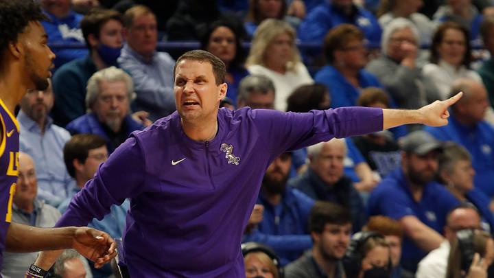 LSU s Will Wade lets his team knows how he feels.Feb. 23, 2022
Kentucky Lsu 13 LSU s Will Wade lets his team knows how he feels.Feb. 23, 2022
Kentucky Lsu 13