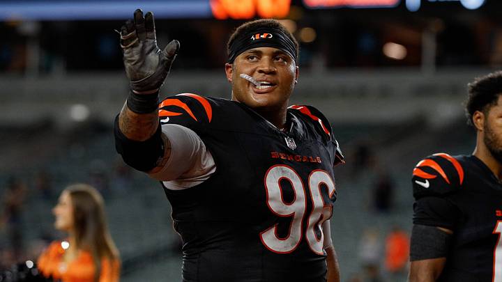 Bengals Rookie Landon Robinson Arrives for First NFL Game in Full Military Dress Bengals Rookie Landon Robinson Arrives for First NFL Game in Full Military Dress