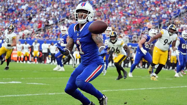Aug 27, 2026; Orchard Park, New York, USA;  Buffalo Bills wide receiver Mecole Hardman (1) is unable to make a reception against the Pittsburgh Steelers during the first quarter at New Highmark Stadium. 