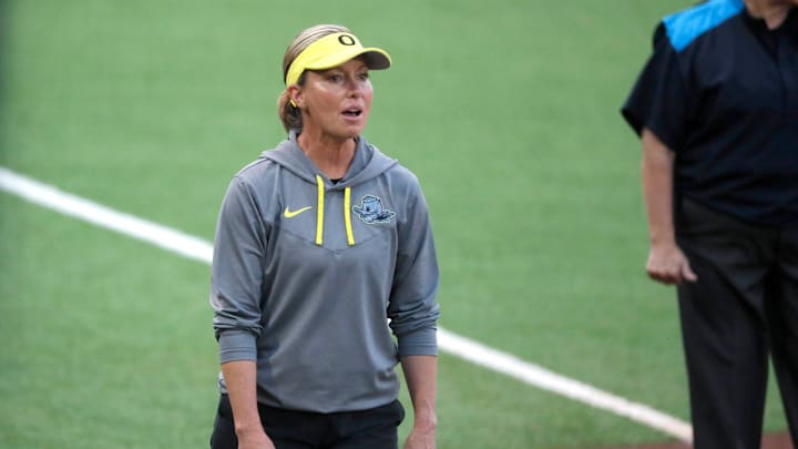 Oregon head coach Melyssa Lombardi during a game.