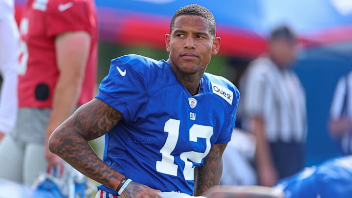 Aug 1, 2023; East Rutherford, NJ, USA; New York Giants tight end Darren Waller (12) stretches during