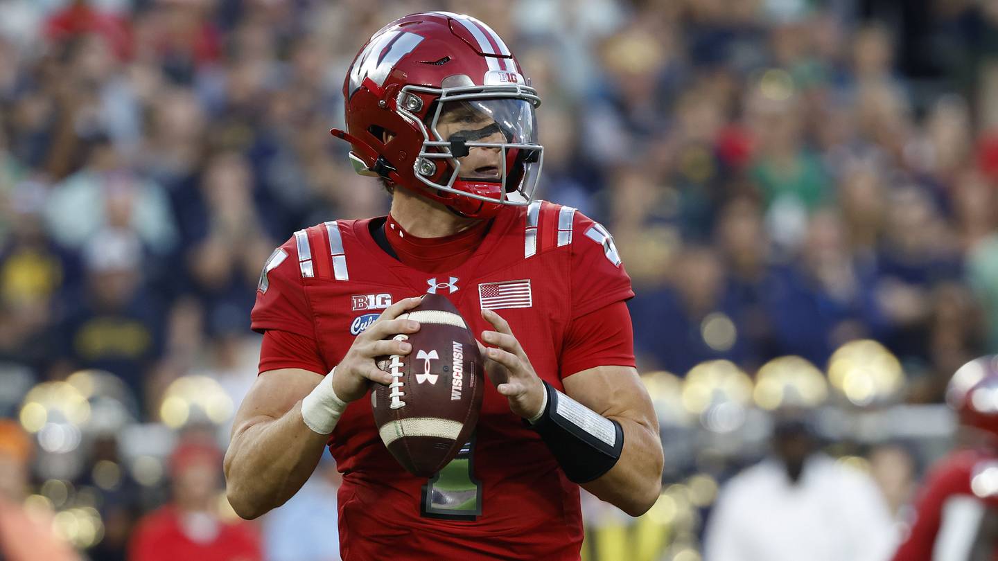 Badgers Legend Likes What He Sees: 'Gonna be a Really Good Wisconsin Football Team'