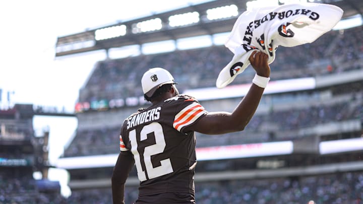 Urban Meyer believes in Shedeur Sanders.