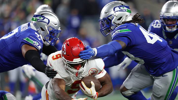 Kansas City Chiefs running back Kenneth Walker III (9) Kansas City Chiefs running back Kenneth Walker III (9)