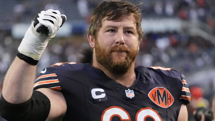  Chicago Bears guard Joe Thuney (62) celebrates the Bears' win against the Dallas Cowboys at Soldier Field.