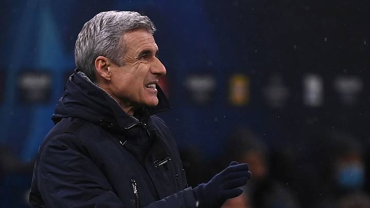 Através de nota, Al-Duhail, do Catar, confirmou a permanência de Luís Castro no comando do clube até o fim do contrato 