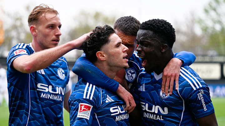 In Elversberg legte S04 den Grundstein für einen emotionalen Schlusssprint In Elversberg legte S04 den Grundstein für einen emotionalen Schlusssprint