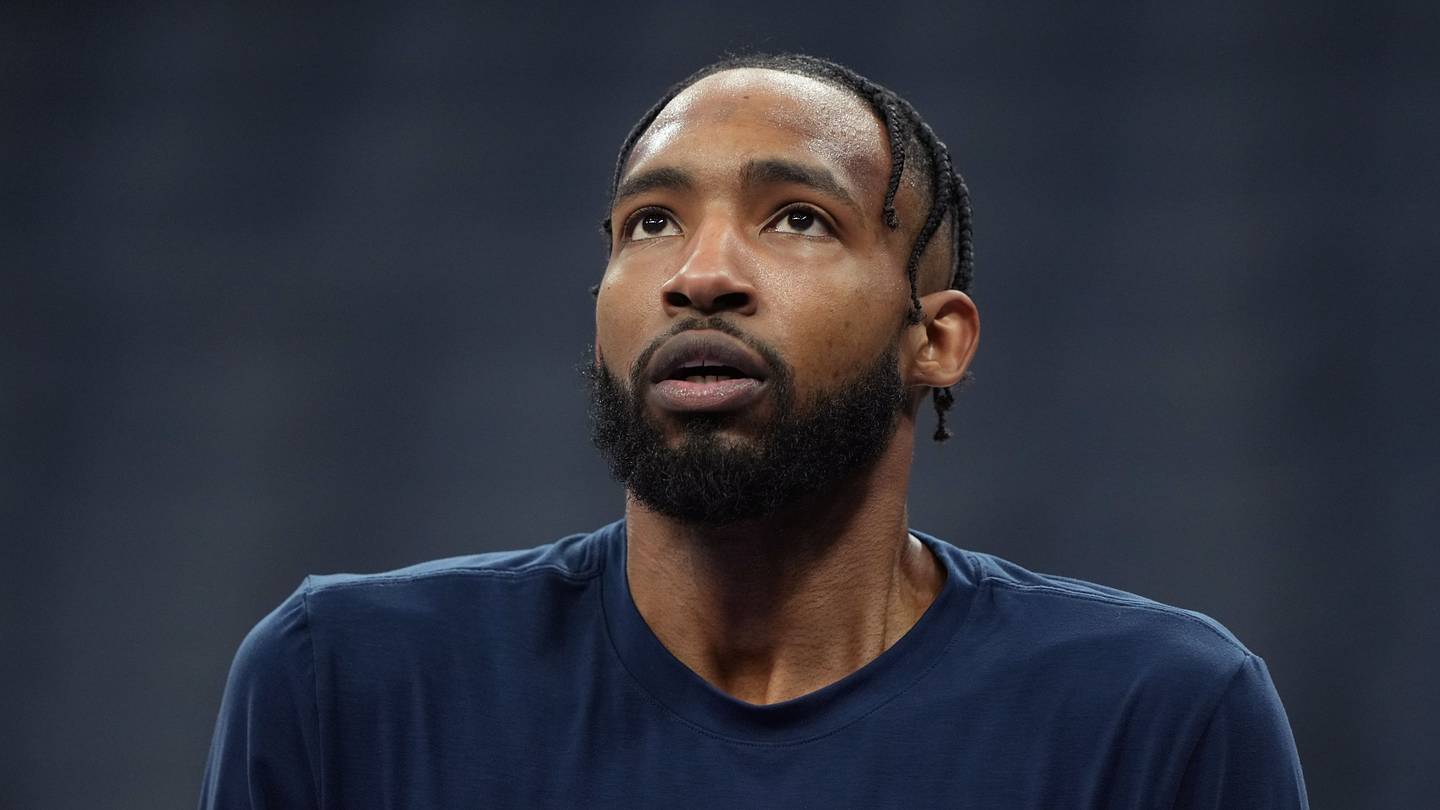 Clippers Should Continue Fire Sale to Kickstart the Post-Kawhi Leonard Era
